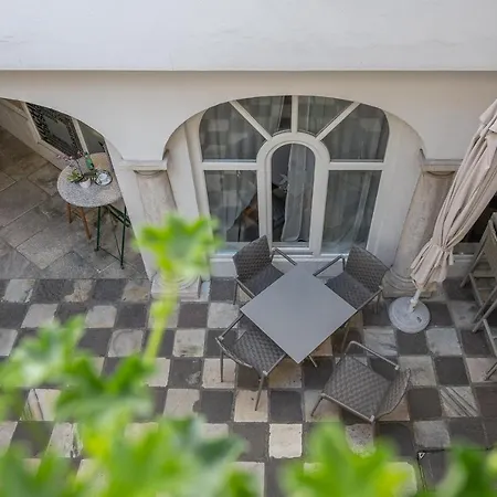 Stylische Cityapartments Benedikt Apartman Klagenfurt am Woerthersee