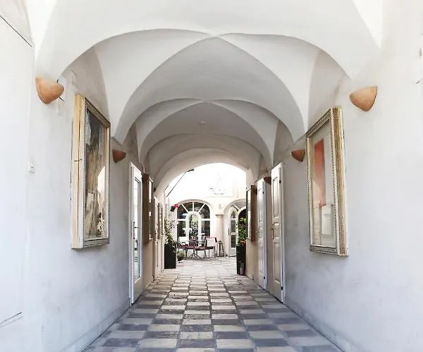 Stylische Cityapartments Benedikt Apartman